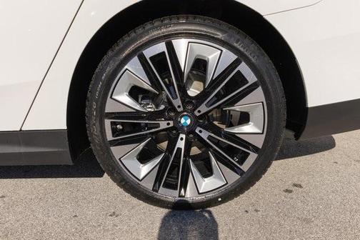 2025 BMW 530 i xDrive