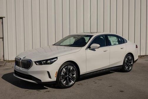 2025 BMW 530 i xDrive