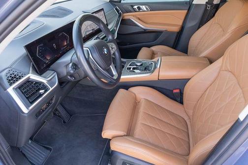Sparkling 2023 BMW X7 xDrive40i