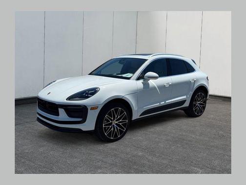 White 2024 Porsche Macan