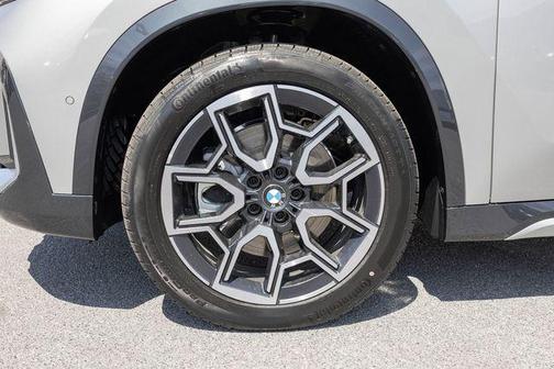 Space Silver 2026 BMW X1 xDrive28i
