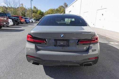 2022 BMW 530 i