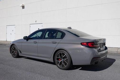 2022 BMW 530 i
