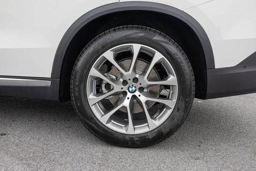 Alpine White 2026 BMW X5 xDrive40i