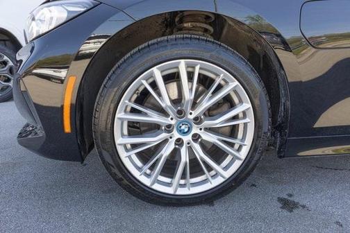 2024 BMW 330e xDrive