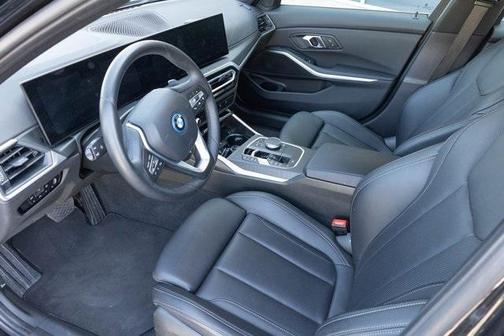 2024 BMW 330e xDrive
