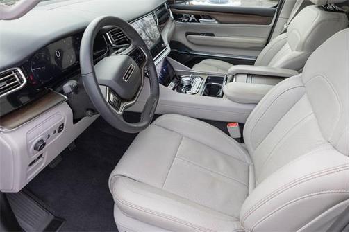 2024 Jeep Grand Wagoneer Base