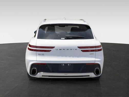 Alta White 2025 Genesis GV70 2.5T