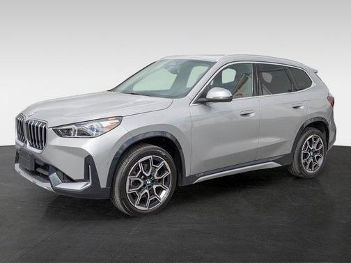 Space Silver 2025 BMW X1 xDrive28i