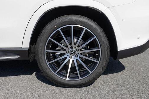 Polar White 2026 Mercedes-Benz GLS 450 4MATIC