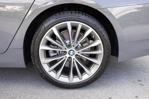 2022 BMW 530 i xDrive