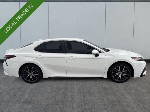 Ice 2023 Toyota Camry SE