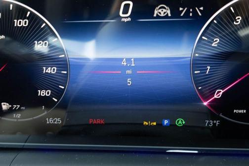 MANUFAKTUR Moonlight White Metallic 2026 Mercedes-Benz GLS 450 4MATIC