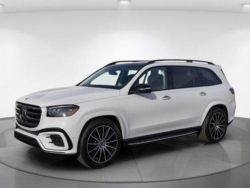 MANUFAKTUR Moonlight White Metallic 2026 Mercedes-Benz GLS 450 4MATIC