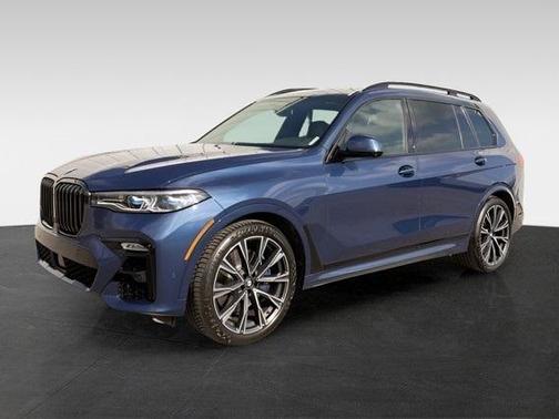 2022 BMW X7 M50i