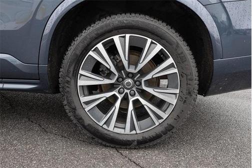 2020 Volvo XC90 T6 Momentum 7 Passenger