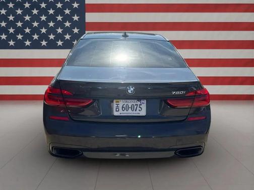 Gray 2018 BMW 750 I