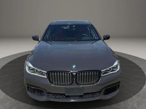 Gray 2018 BMW 750 I