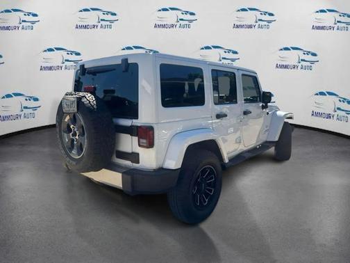 Bright White Clearcoat 2016 Jeep Wrangler Unlimited Sahara