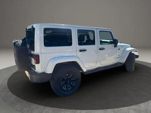 Bright White Clearcoat 2016 Jeep Wrangler Unlimited Sahara