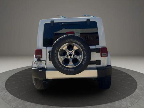 Bright White Clearcoat 2016 Jeep Wrangler Unlimited Sahara