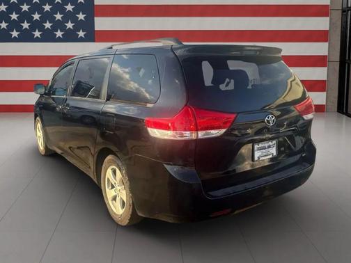 2013 Toyota Sienna LE