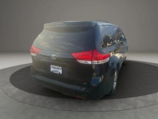 2013 Toyota Sienna LE