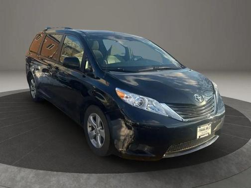 2013 Toyota Sienna LE