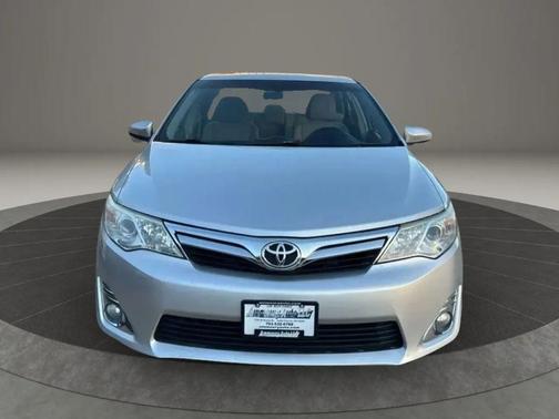 Classic Silver Metallic 2013 Toyota Camry XLE