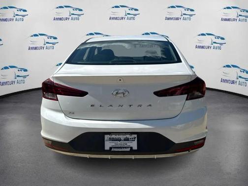 2019 Hyundai ELANTRA SE