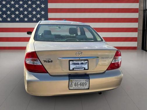 Gold 2002 Toyota Camry LE