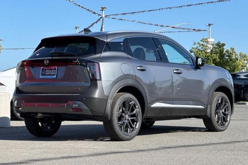 Gun Metallic 2026 Nissan Kicks SR