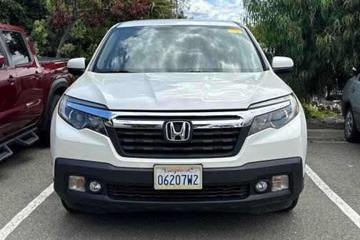White Diamond Pearl 2017 Honda Ridgeline RTL