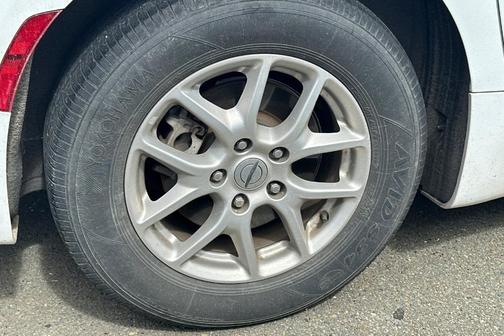 Bright White Clearcoat 2023 Chrysler Voyager LX