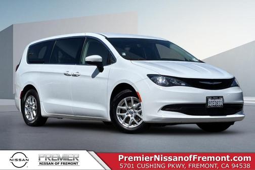 Bright White Clearcoat 2023 Chrysler Voyager LX