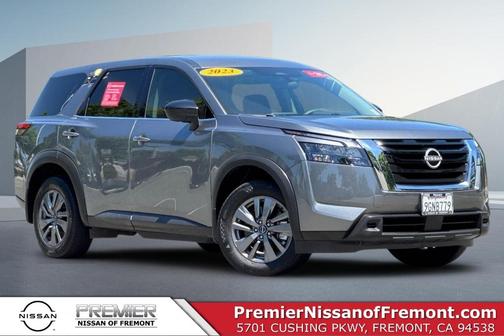 2023 Nissan Pathfinder S