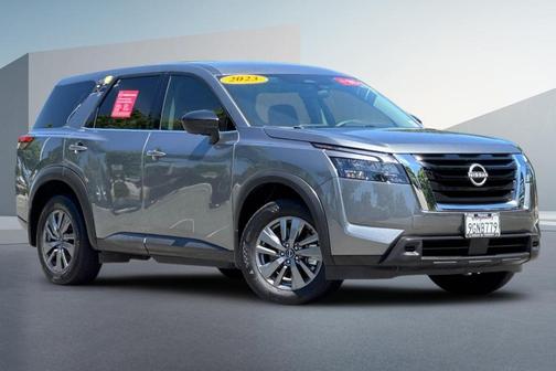 2023 Nissan Pathfinder S