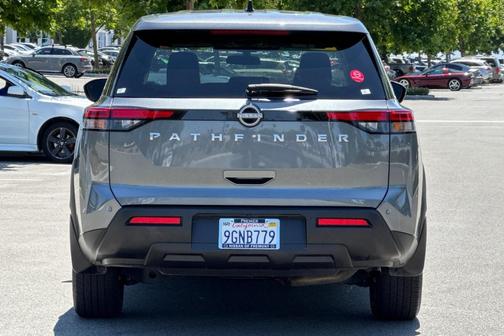 2023 Nissan Pathfinder S