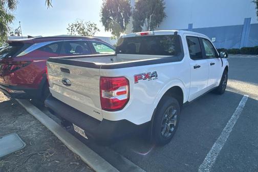 Oxford White 2022 Ford Maverick XLT