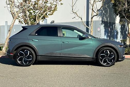 2024 Hyundai IONIQ 5 SE