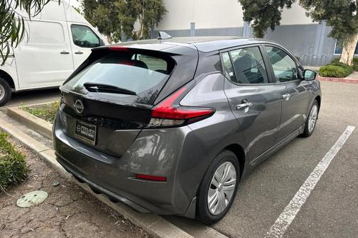 Gun Metallic 2025 Nissan Leaf S