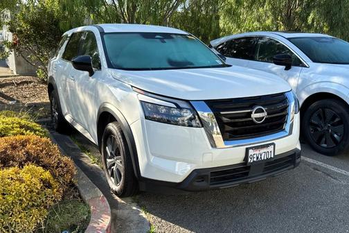2023 Nissan Pathfinder S
