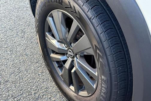 2023 Nissan Pathfinder S