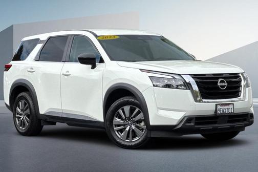 2023 Nissan Pathfinder S