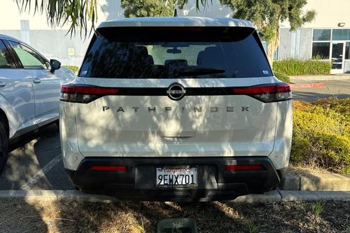 2023 Nissan Pathfinder S