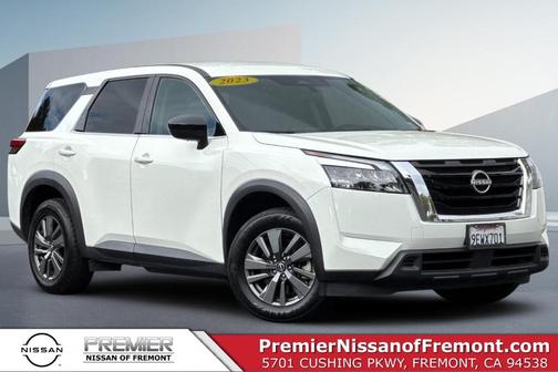 2023 Nissan Pathfinder S
