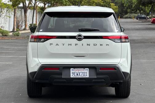 2023 Nissan Pathfinder S