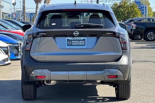 Gun Metallic 2027 Nissan Kicks SR