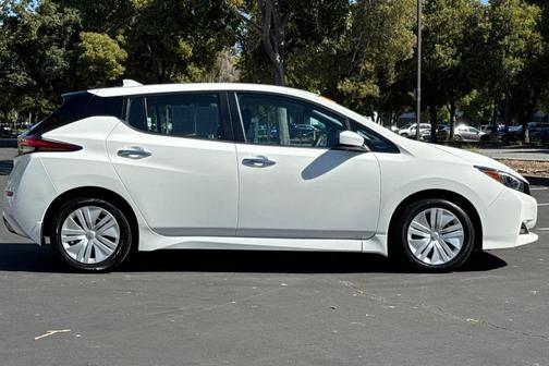 2024 Nissan Leaf S