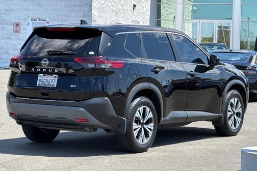 2022 Nissan Rogue SV